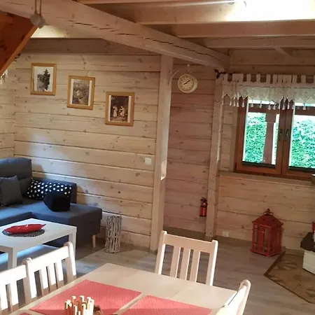 Nad Jeziorem Olow アパート